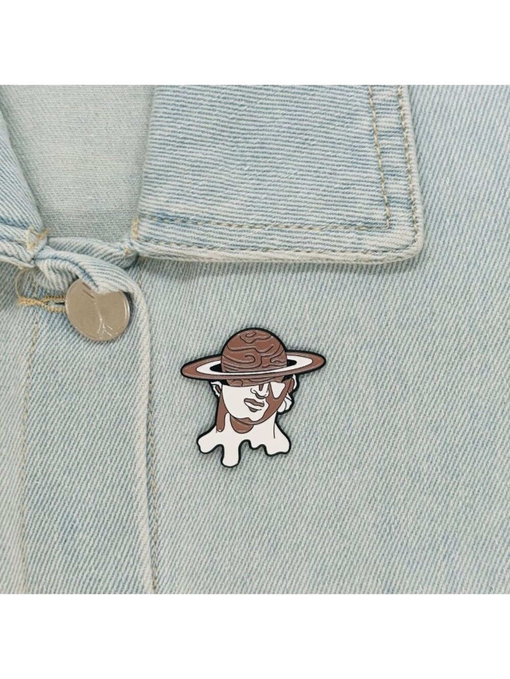 ✨Enamel Pin Roman Sculpture with Mirror Puzzle Bubblegum Planet Brooch Pop Art✨